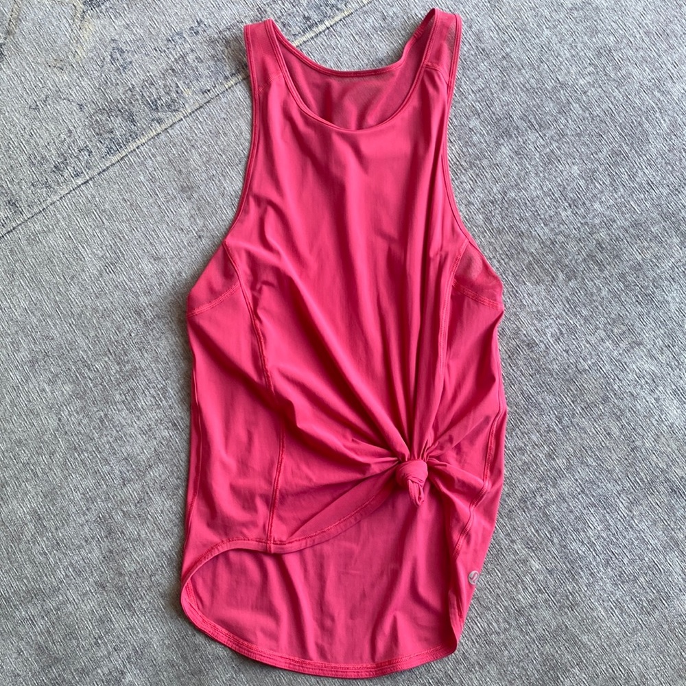 Lululemon tank fits like a 6